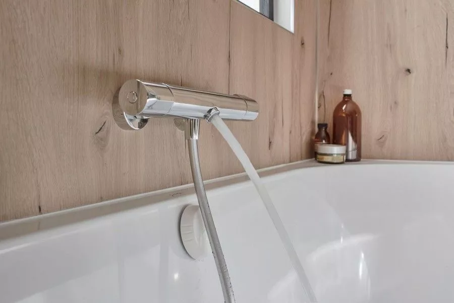Смеситель для ванны с душем Jacob Delafon Metro E24395-CP